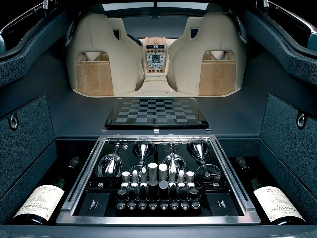 Aston-Martin-Rapide-9.jpg