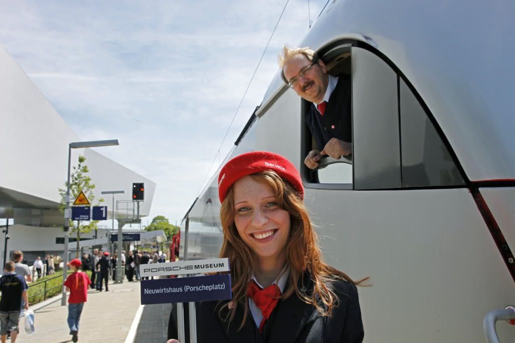 Porsche-Train-Station-8.jpg