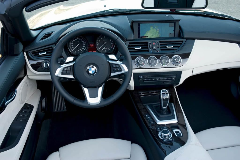 2010_z4_hi_01.jpg