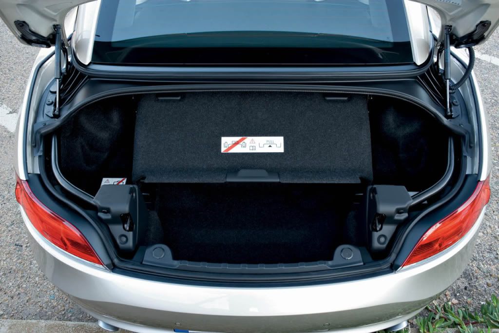2010_z4_hi_05.jpg