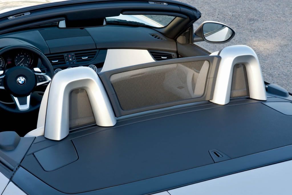2010_z4_hi_07.jpg