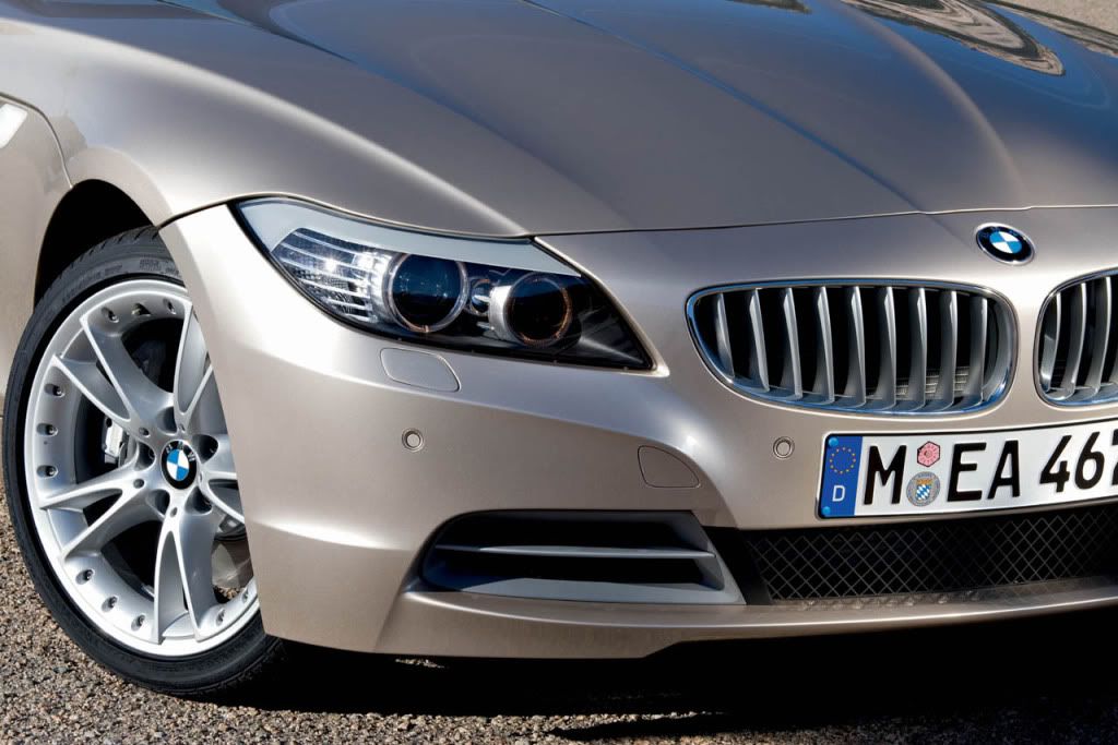 2010_z4_hi_08.jpg