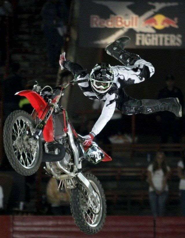 red-bull-x-fighters_05.jpg
