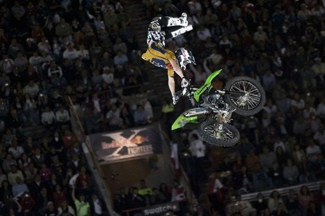 red-bull-x-fighters_08.jpg