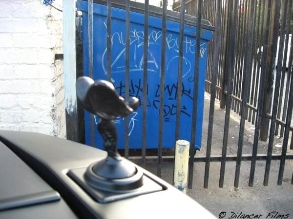 matte-black-rolls-royce-phantom_1.jpg