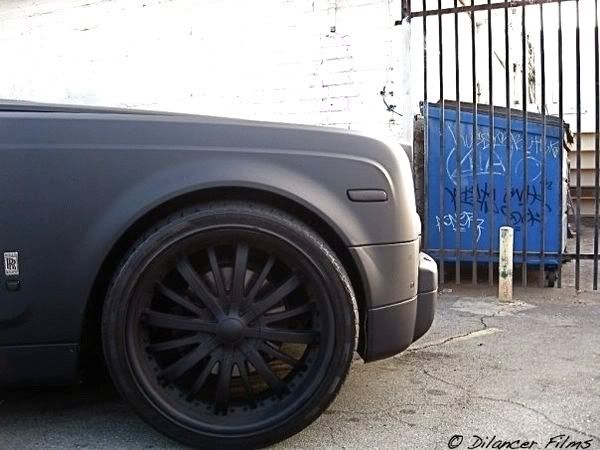 matte-black-rolls-royce-phantom_7.jpg