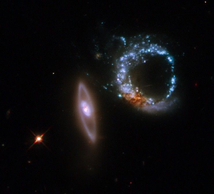 Astronomy-Galaxy-Group-Pair-Arp147-.jpg