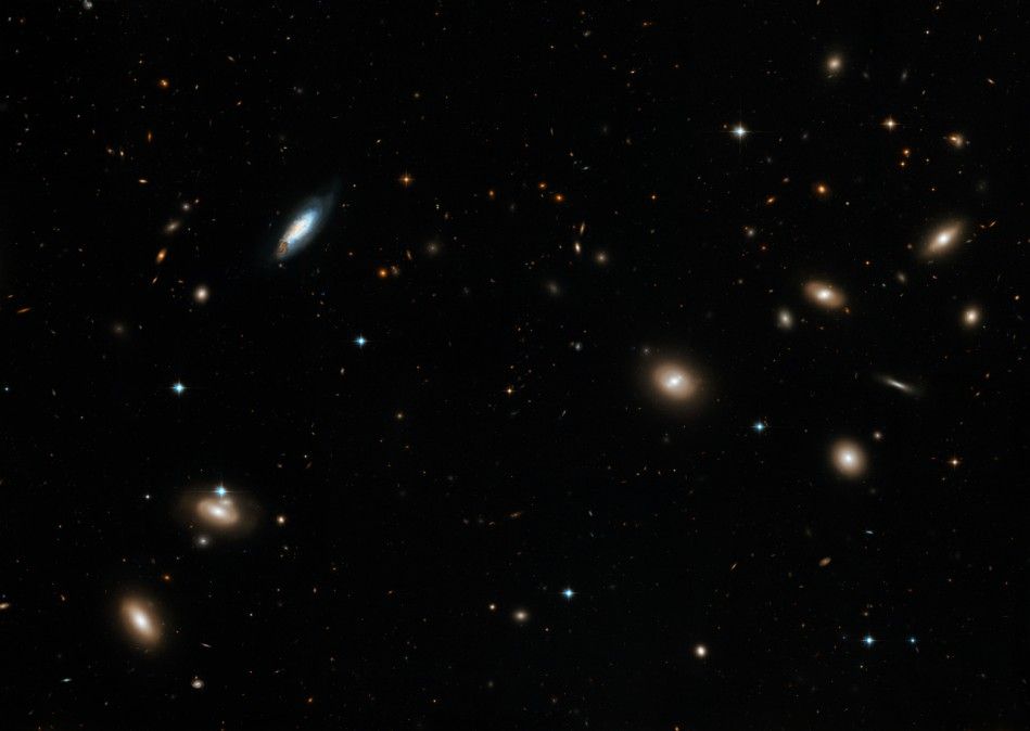 Astronomy-GalaxyCluster-Coma-byHST0.jpg