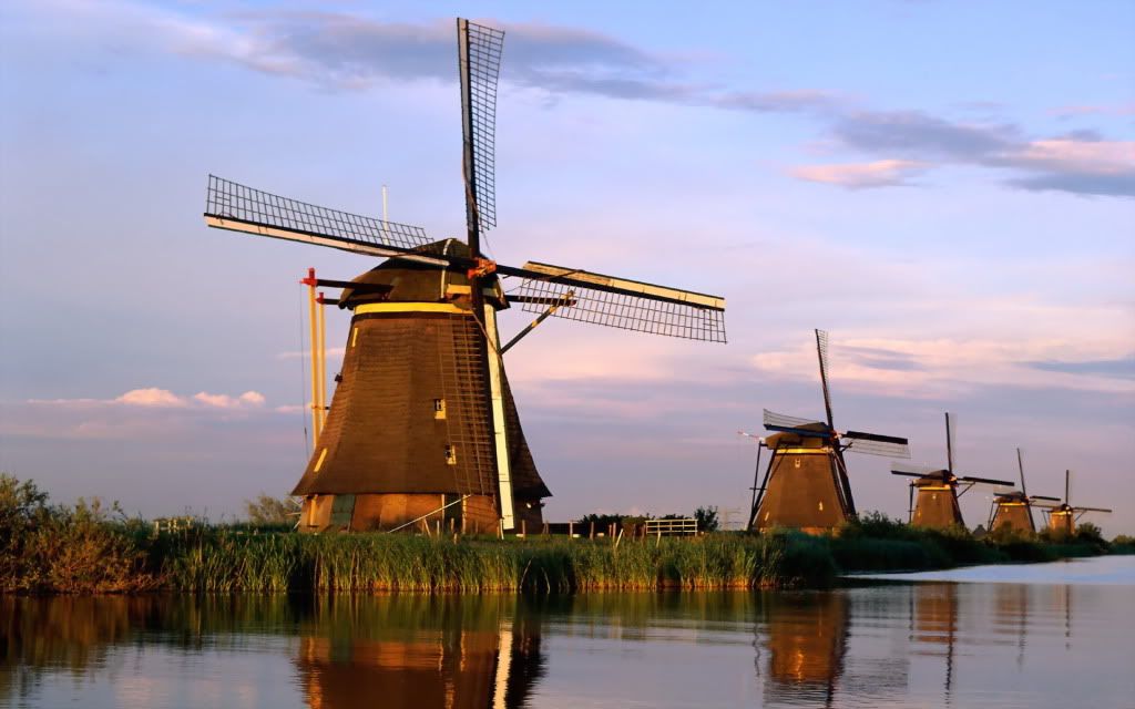 WindmillsKinderdijkNetherlands.jpg