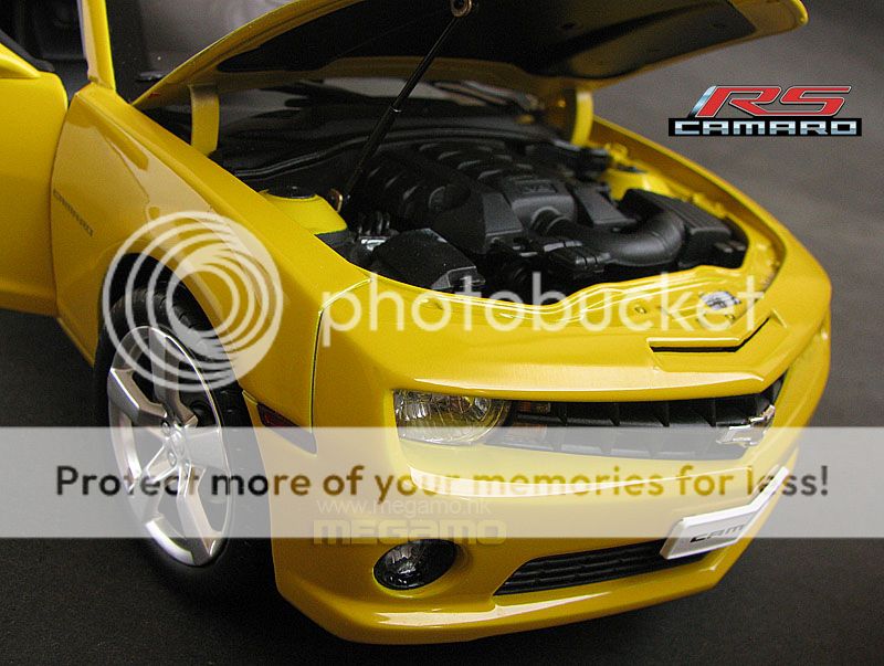 1 18 CSM Chevrolet Camaro RS Bumble Bee Yellow Dealer Ed 